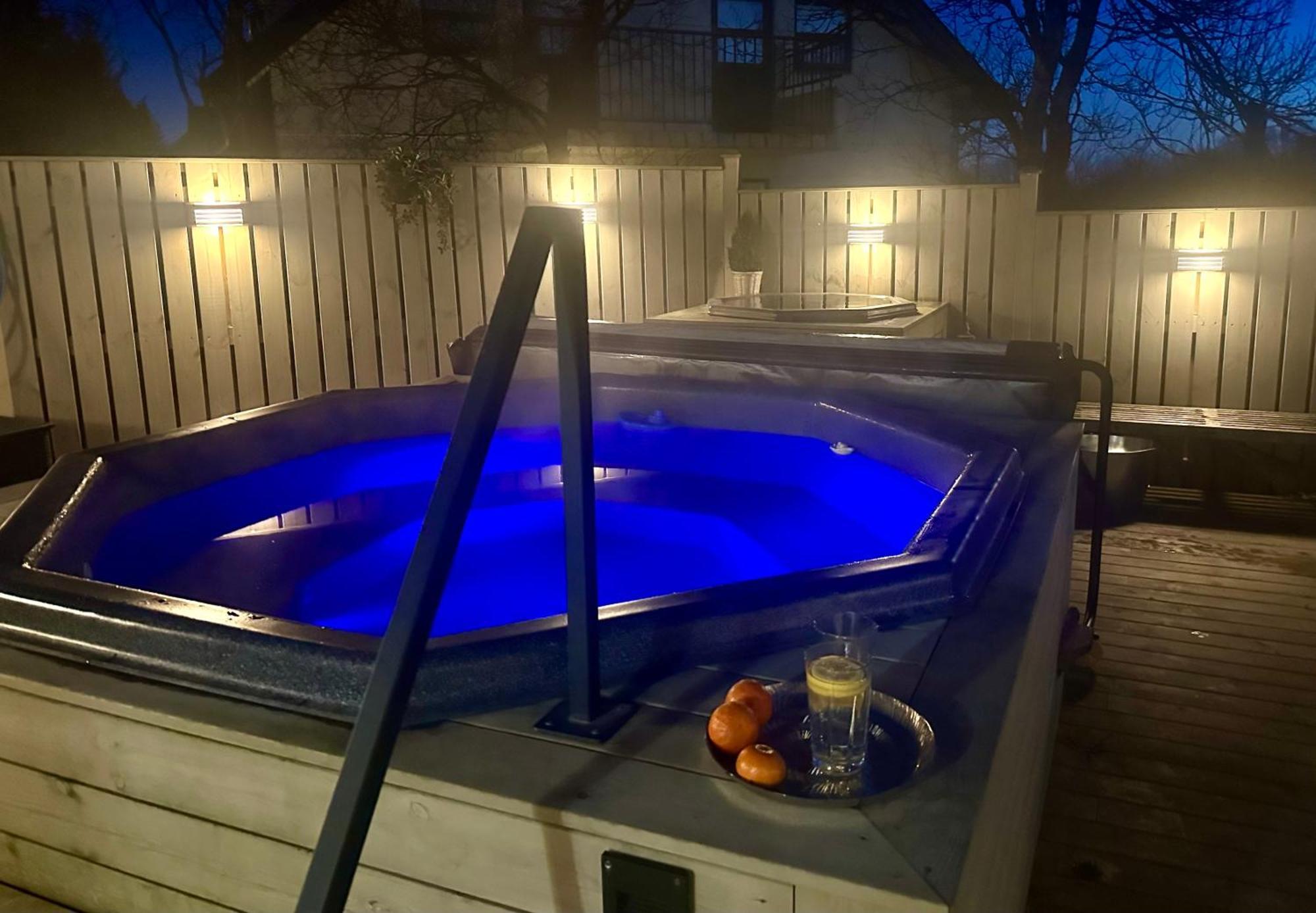 Luxurious House With Hot & Cold Tub Villa Reykjavik Exterior photo